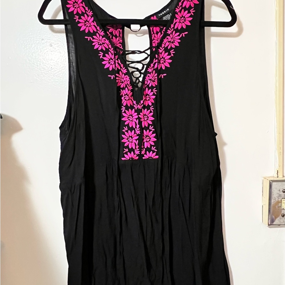 NWOT Torrid Black Blouse with Vibrant Pink Embroidery size 3